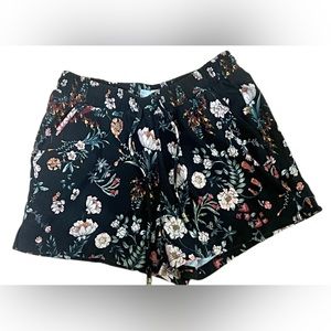 Ladies floral shorts